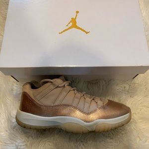 Jordan 11 Retro Low Rose-gold